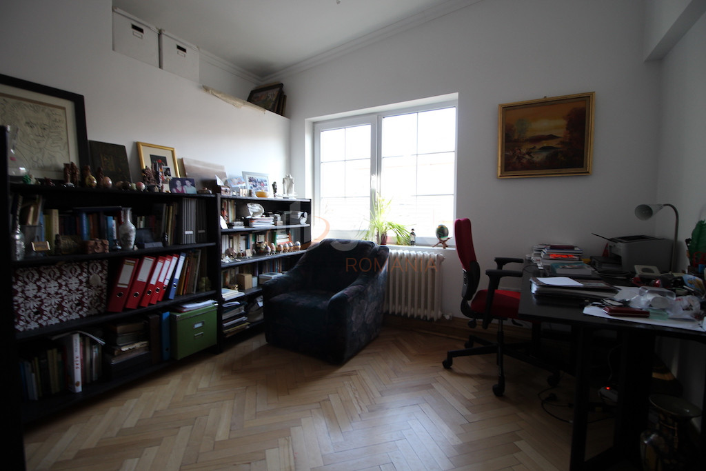 Apartament, 5 camere Bucuresti/Casin