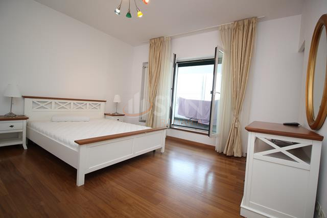 Apartament, 5 camere Bucuresti/Dacia