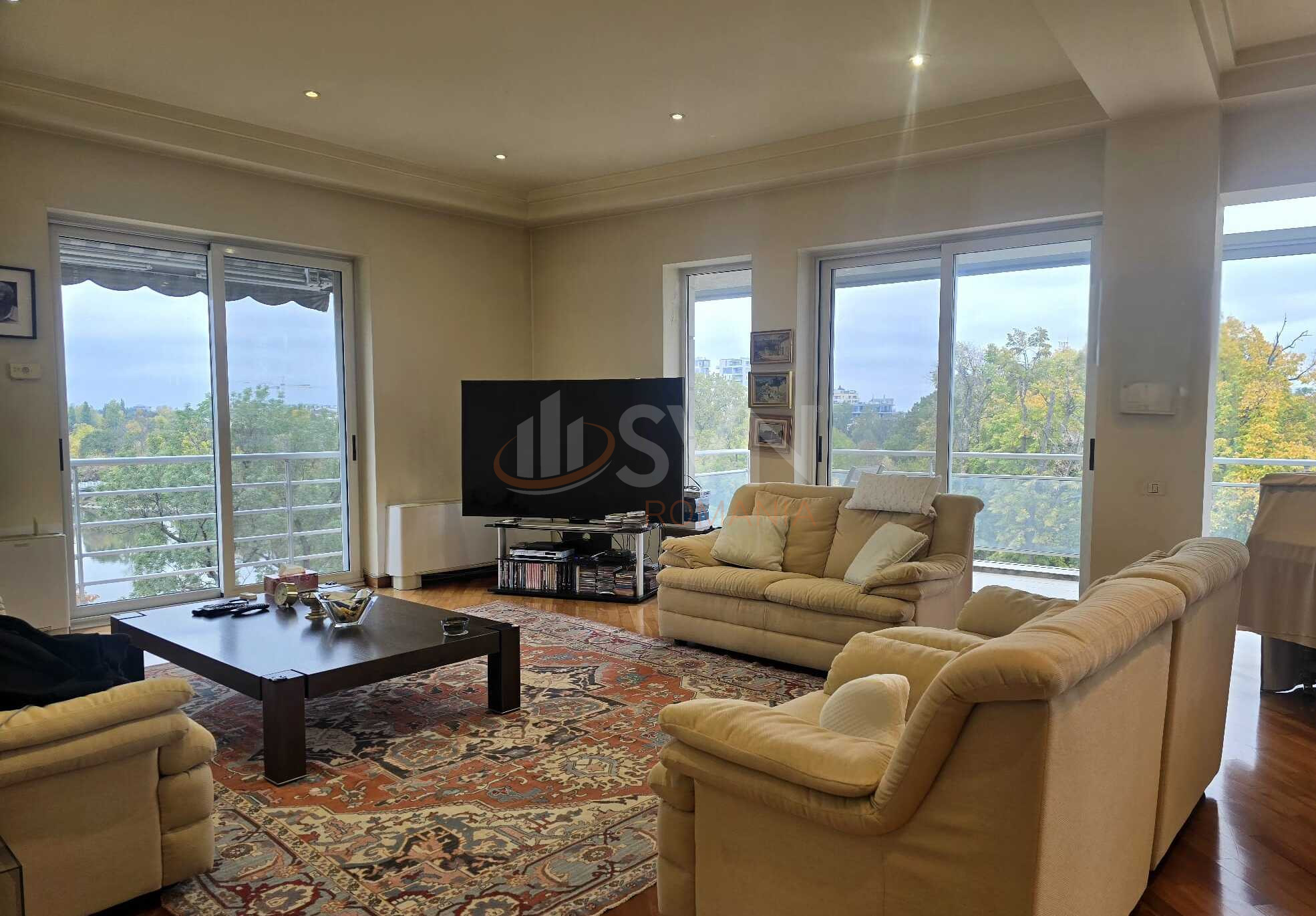 Apartament, 6 camere Bucuresti/Primaverii