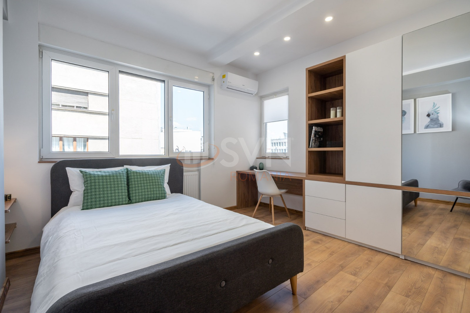 Apartament, 6 camere Bucuresti/P-ta Universitatii