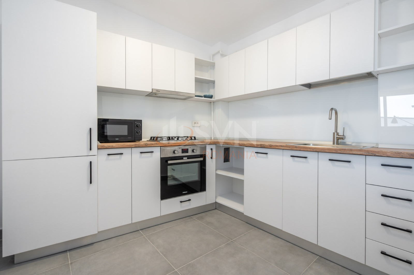 Apartament, 6 camere Bucuresti/P-ta Universitatii