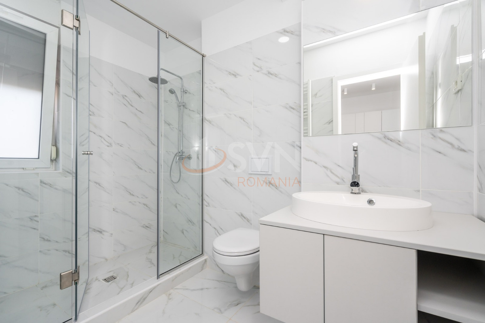 Apartament, 6 camere Bucuresti/P-ta Universitatii