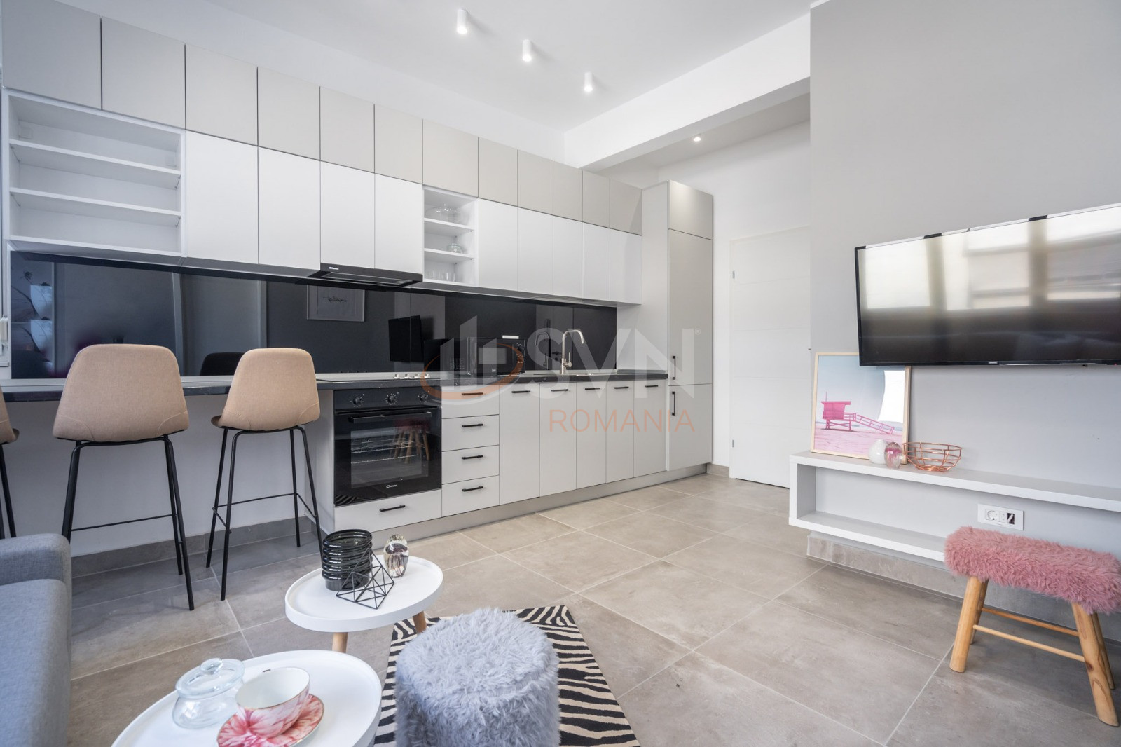Apartament, 6 camere Bucuresti/P-ta Universitatii