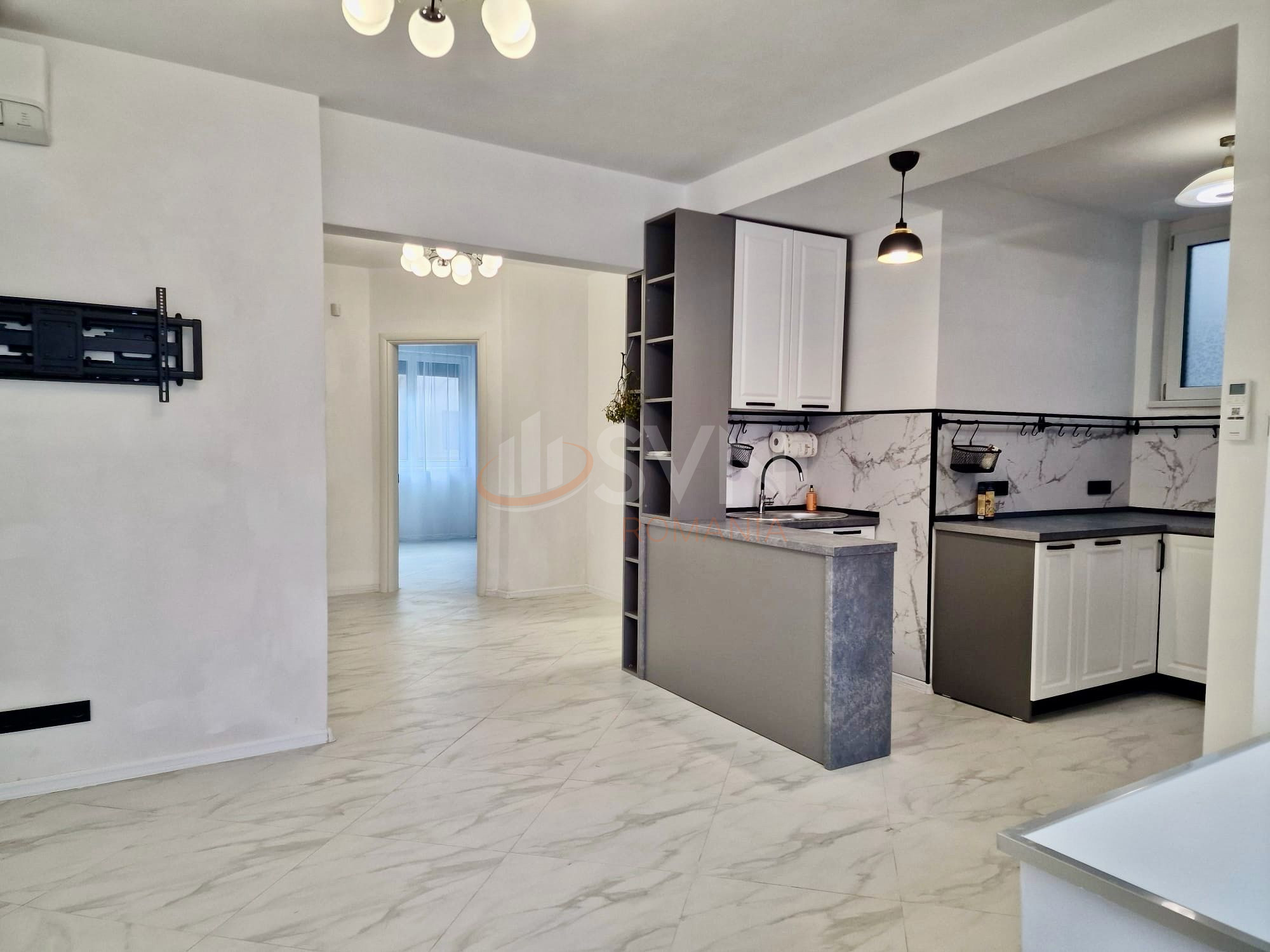 Apartament, 6 camere Bucuresti/P-ta Romana
