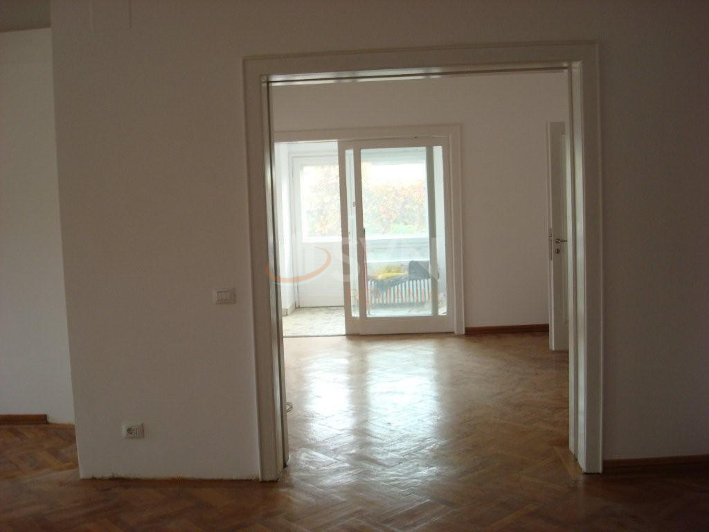 Apartament, 7 camere Bucuresti/Capitale