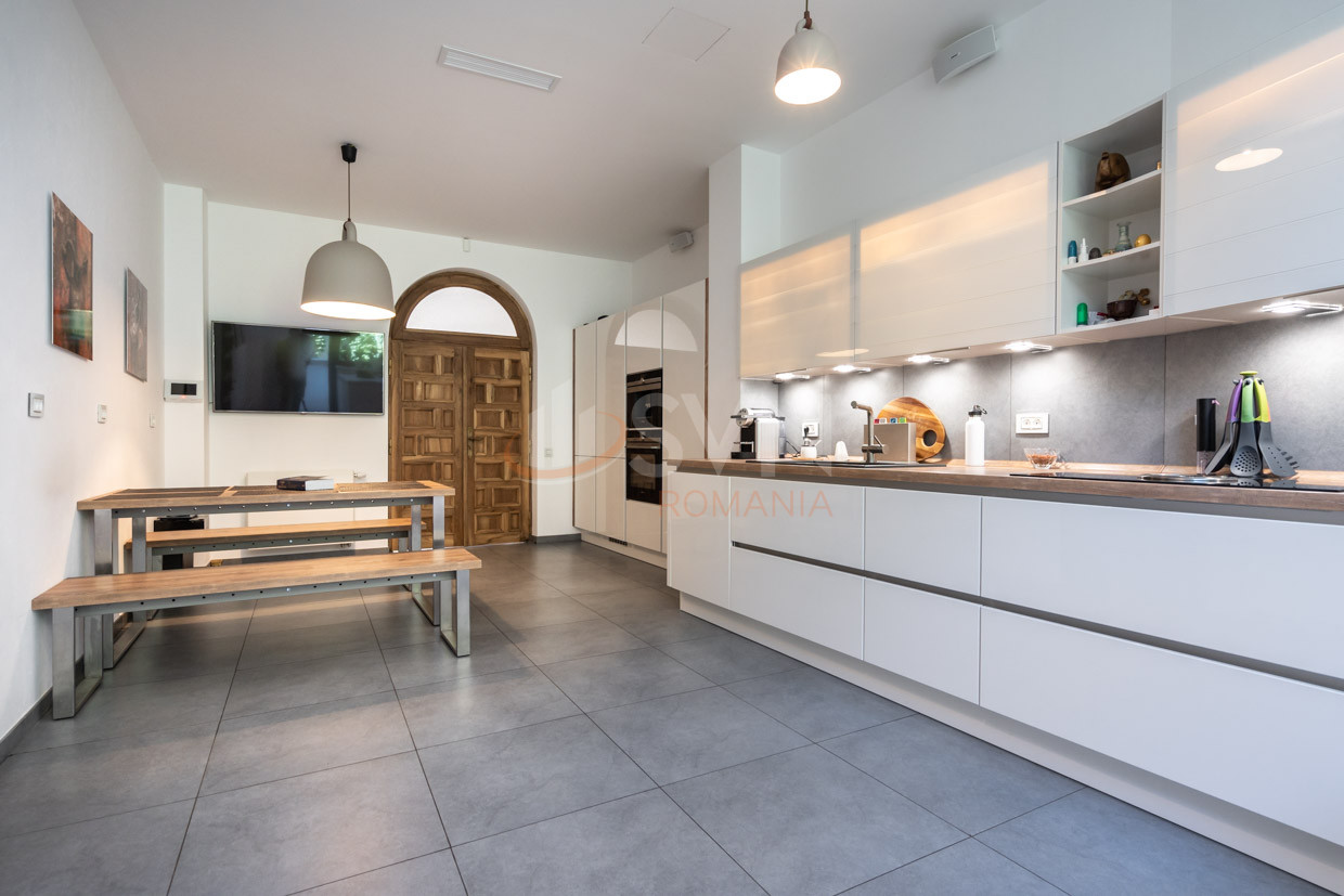 Casa, 10 camere Bucuresti/Dacia