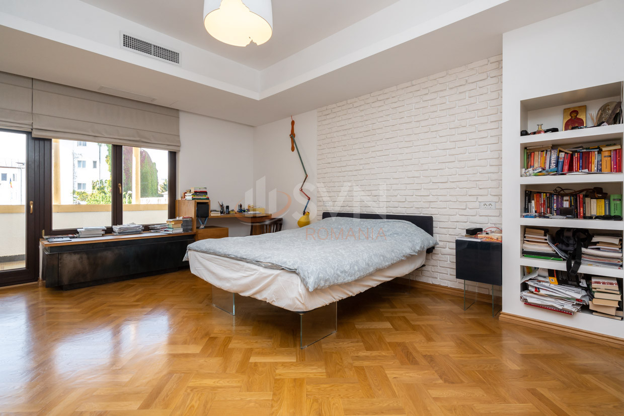 Casa, 10 camere Bucuresti/Dacia