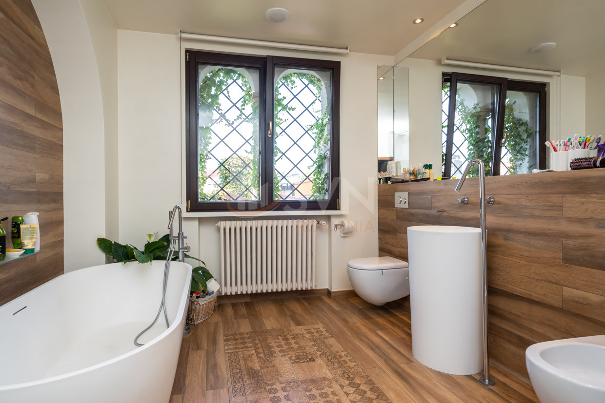 Casa, 10 camere Bucuresti/Dacia