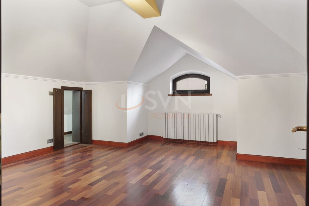 Casa, 10 camere Bucuresti/Sisesti