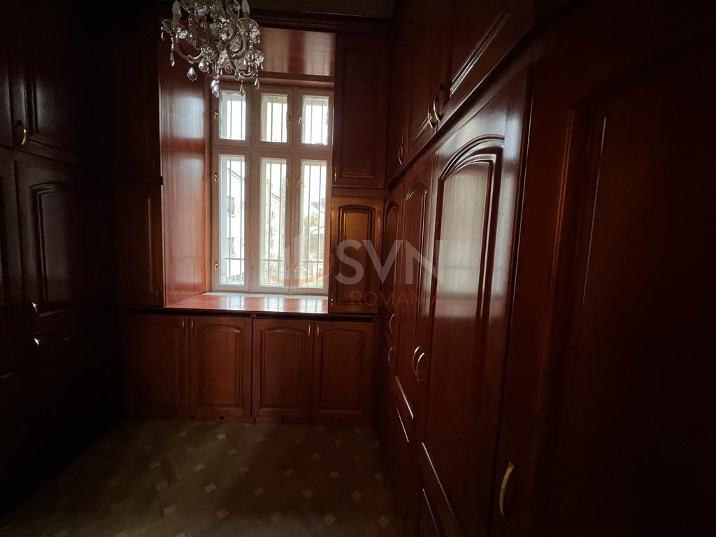 Casa, 10 camere Bucuresti/Capitale