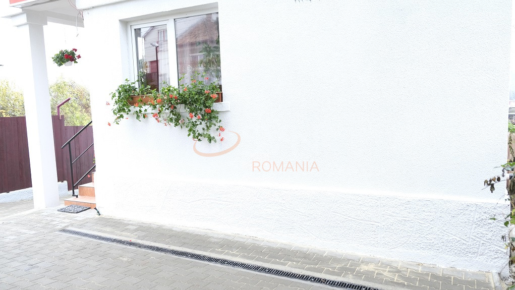 Casa, 10 camere Cluj/Dambul Rotund