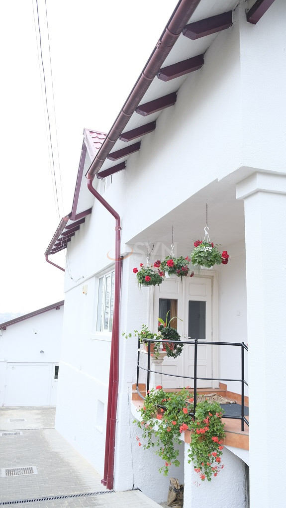 Casa, 10 camere Cluj/Dambul Rotund