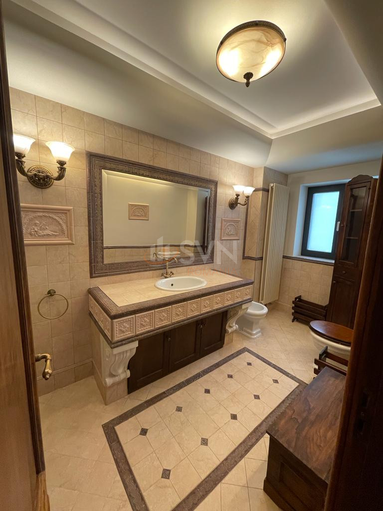 Casa, 10 camere Bucuresti/Capitale