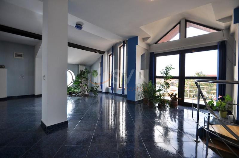 Casa, 10 camere Prahova/9 Mai