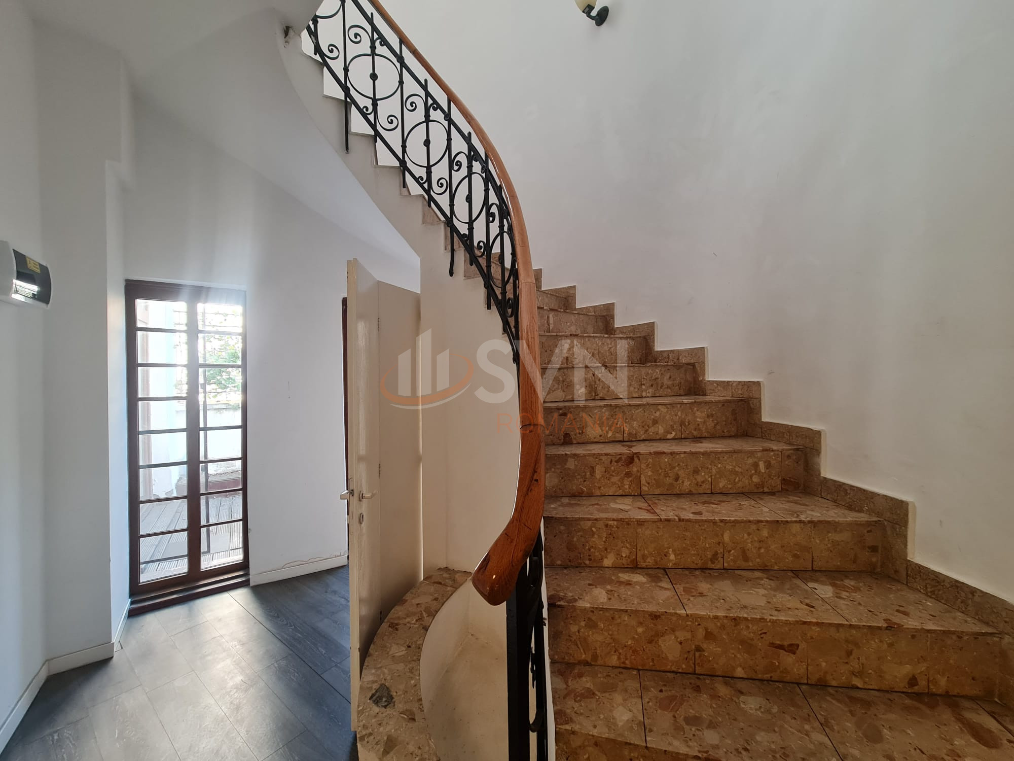 Casa, 10 camere Bucuresti/Piata Unirii (s3)