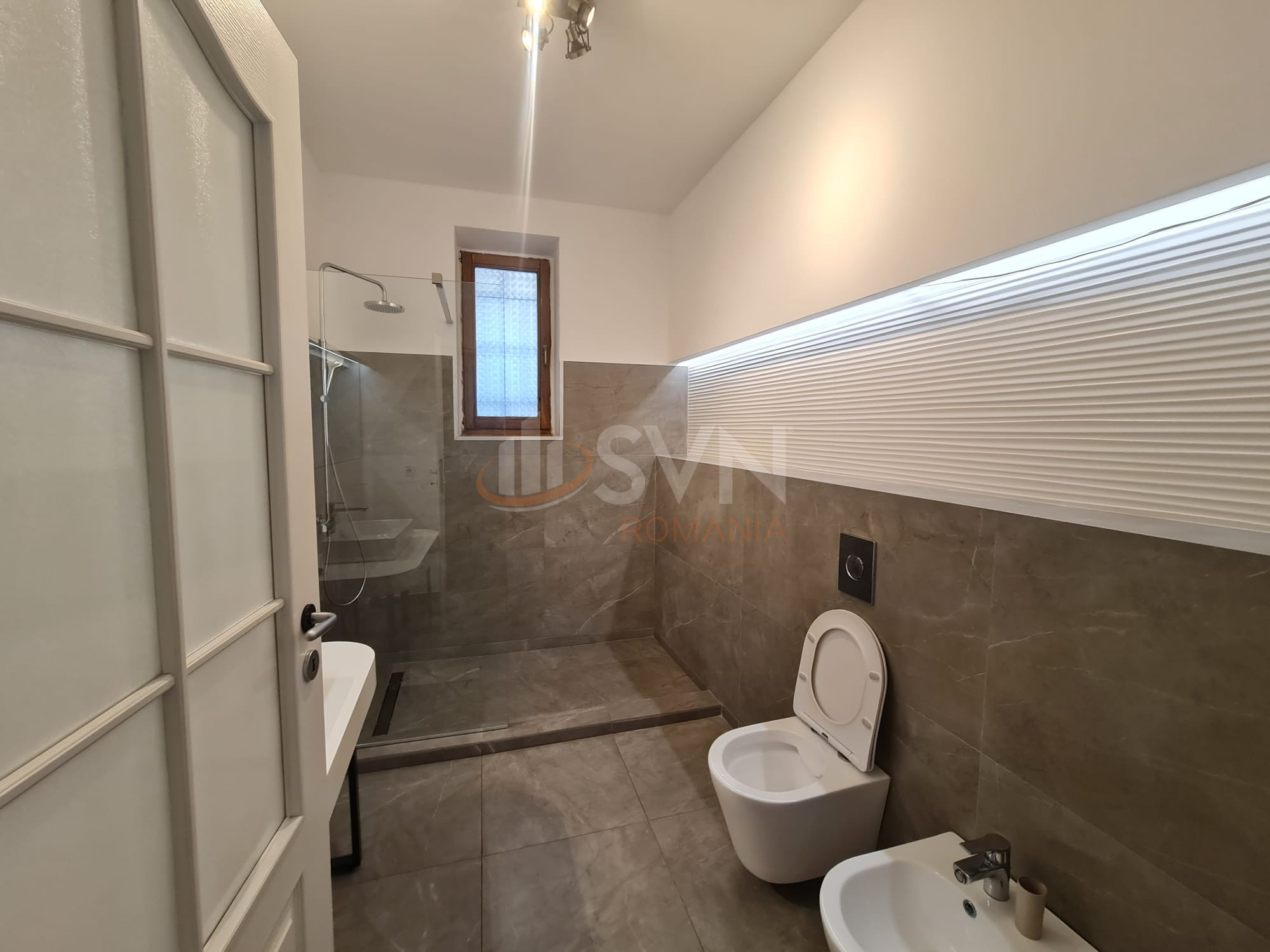 Casa, 10 camere Bucuresti/Piata Unirii (s3)