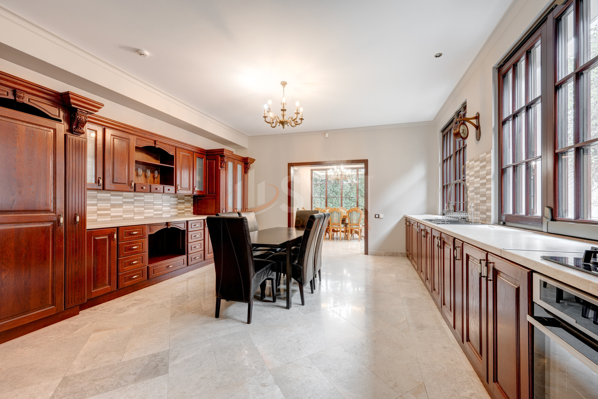 Casa, 10 camere Bucuresti/Iancu Nicolae