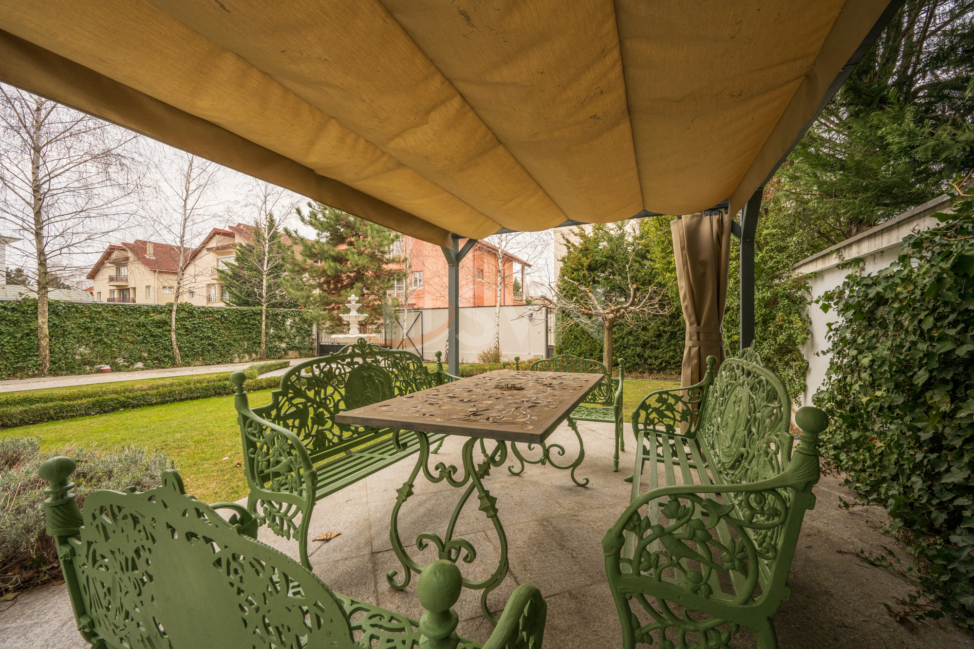 Casa, 10 camere Bucuresti/Iancu Nicolae