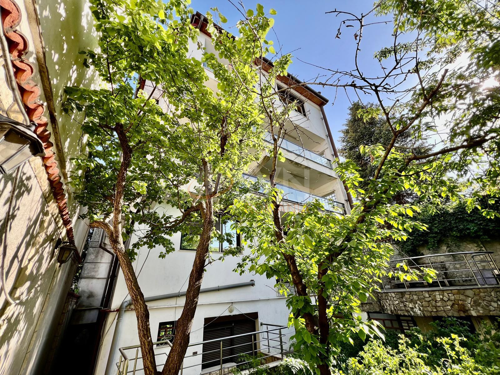 Casa, 10 camere Bucuresti/Domenii