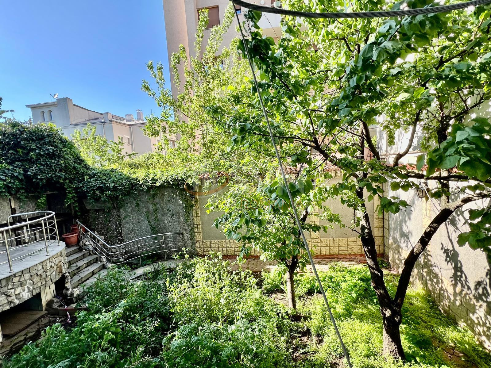 Casa, 10 camere Bucuresti/Domenii