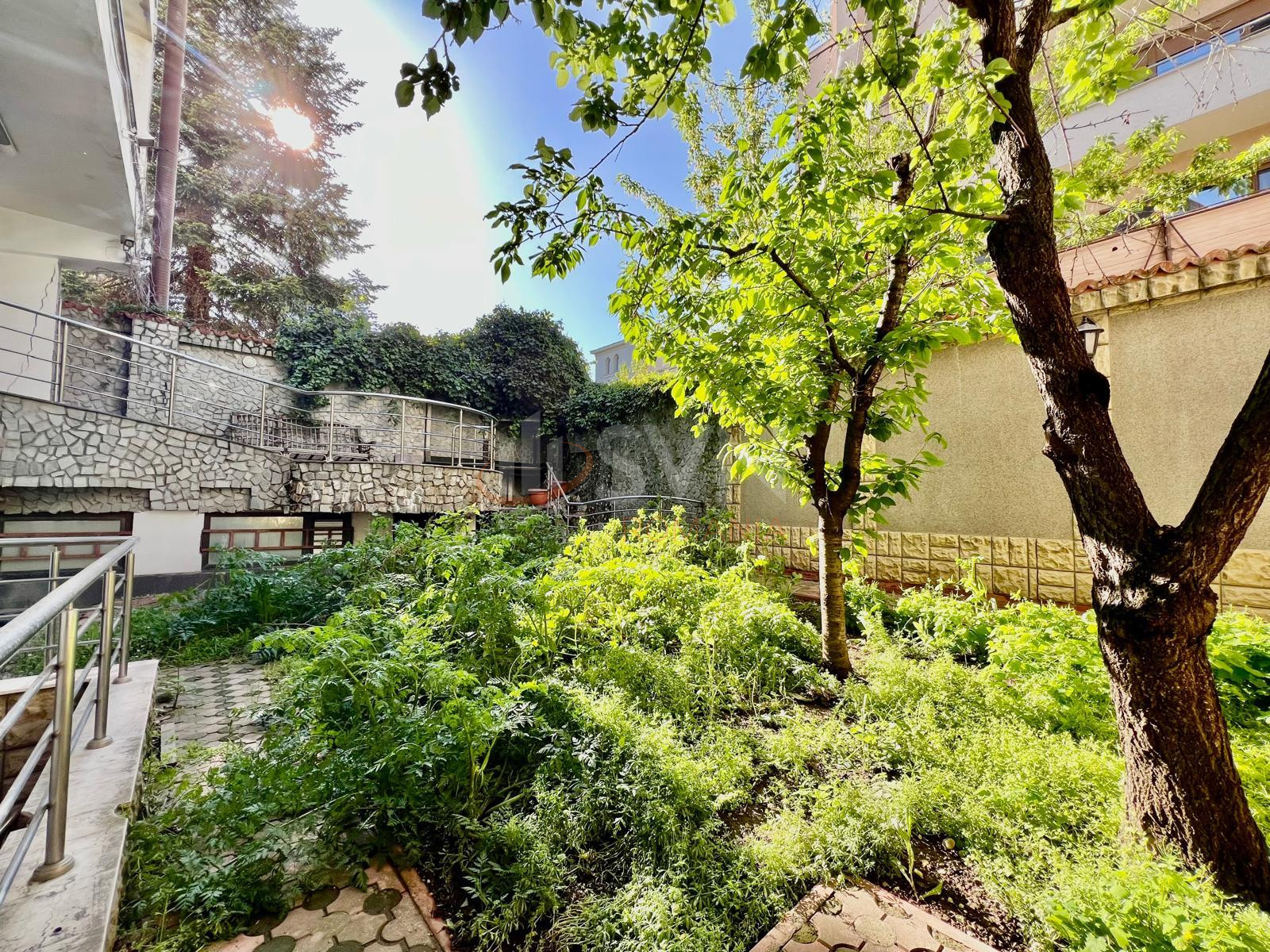 Casa, 10 camere Bucuresti/Domenii