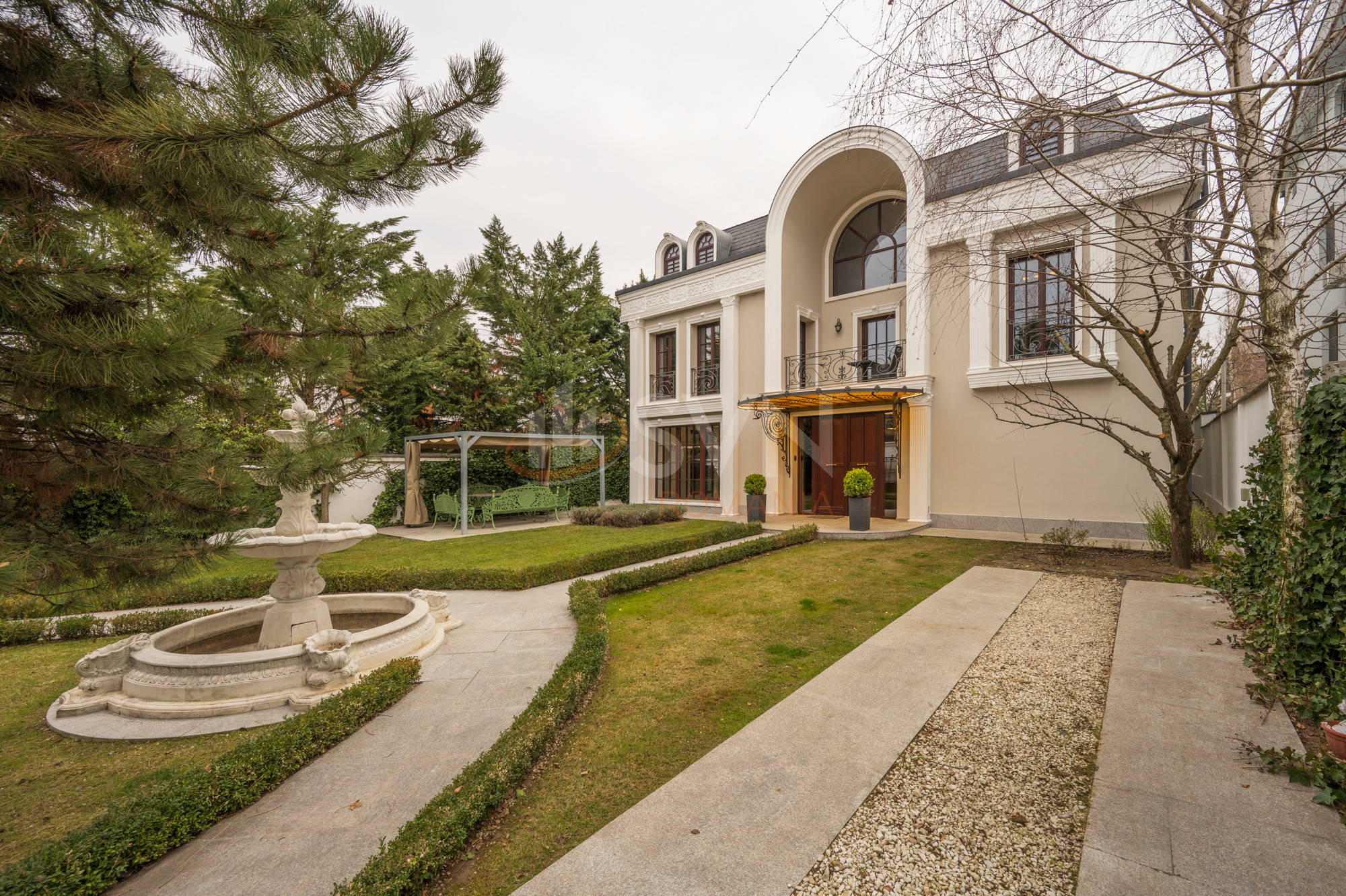 Casa, 10 camere Bucuresti/Iancu Nicolae