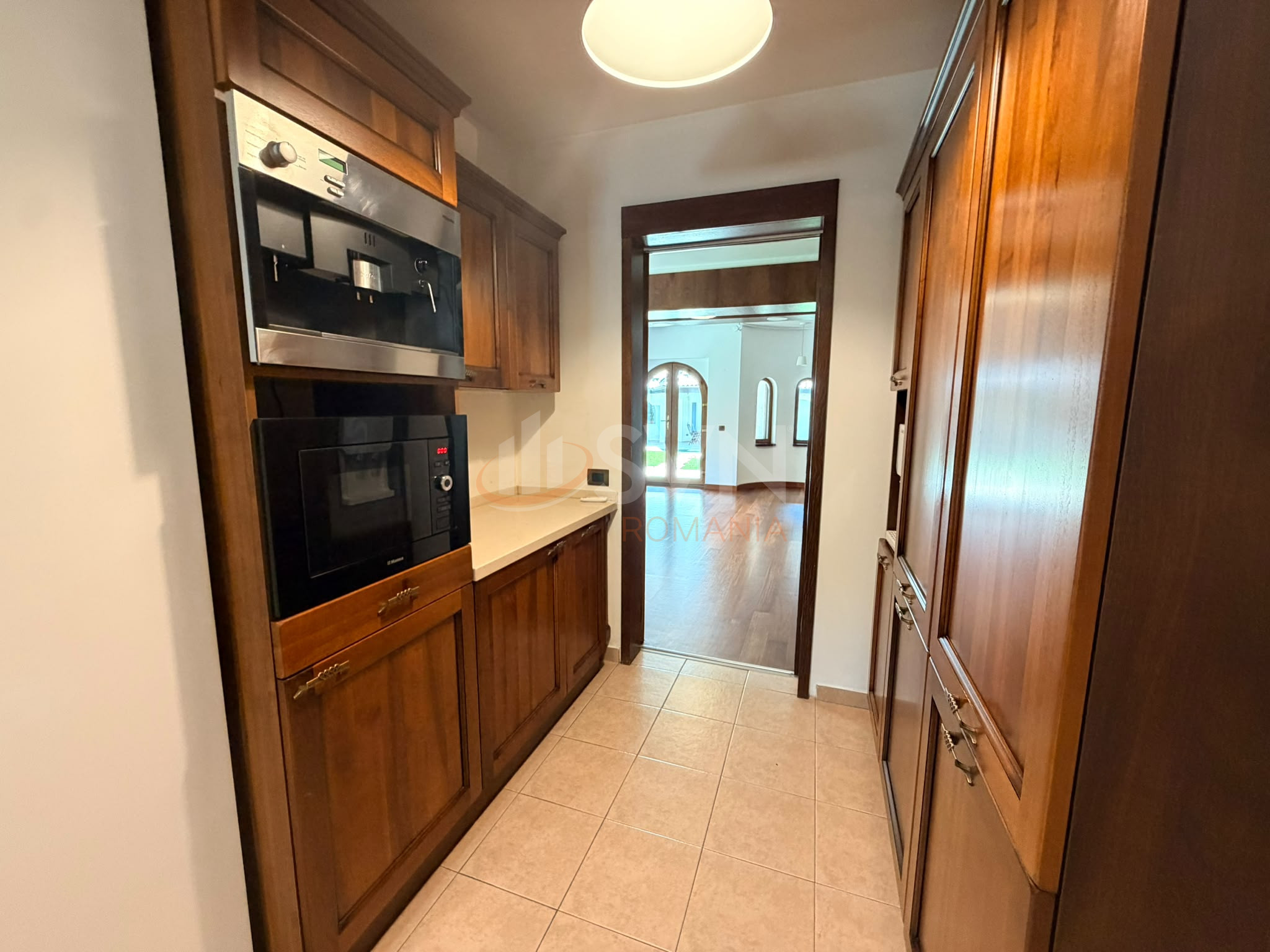 Casa, 11 camere Bucuresti/P-ta Unirii
