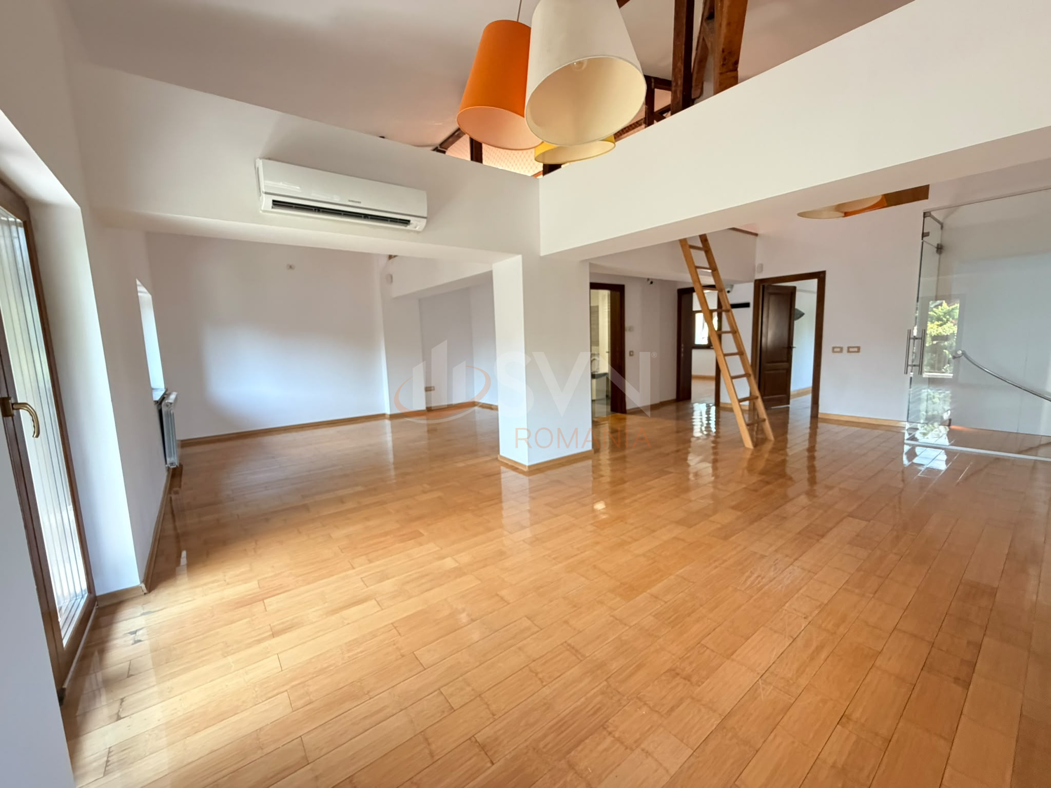 Casa, 11 camere Bucuresti/P-ta Unirii
