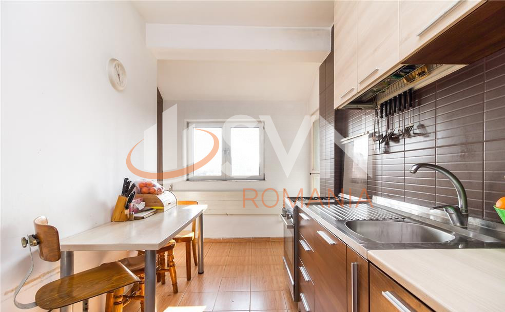 Casa, 12 camere Bucuresti/Timpuri Noi