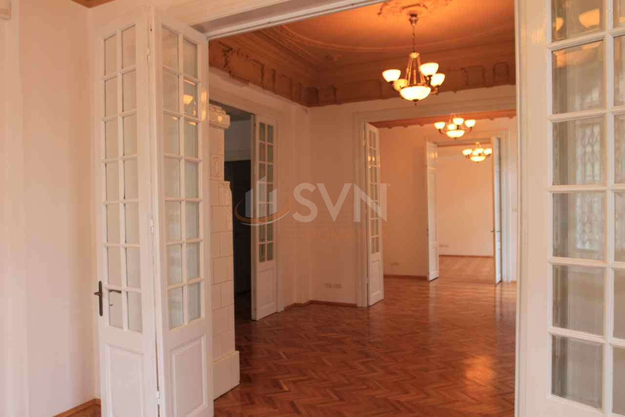 Casa, 12 camere Bucuresti/Piata Victoriei