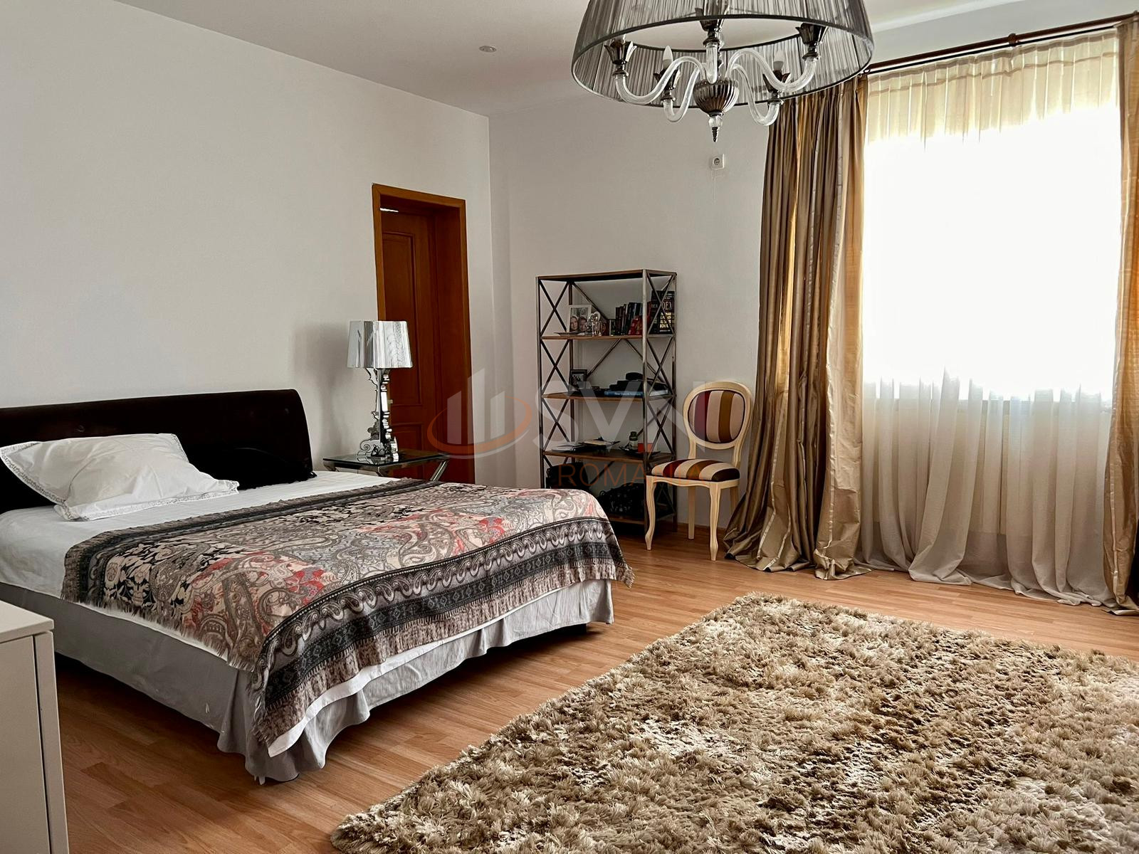 Casa, 12 camere Bucuresti/Iancu Nicolae