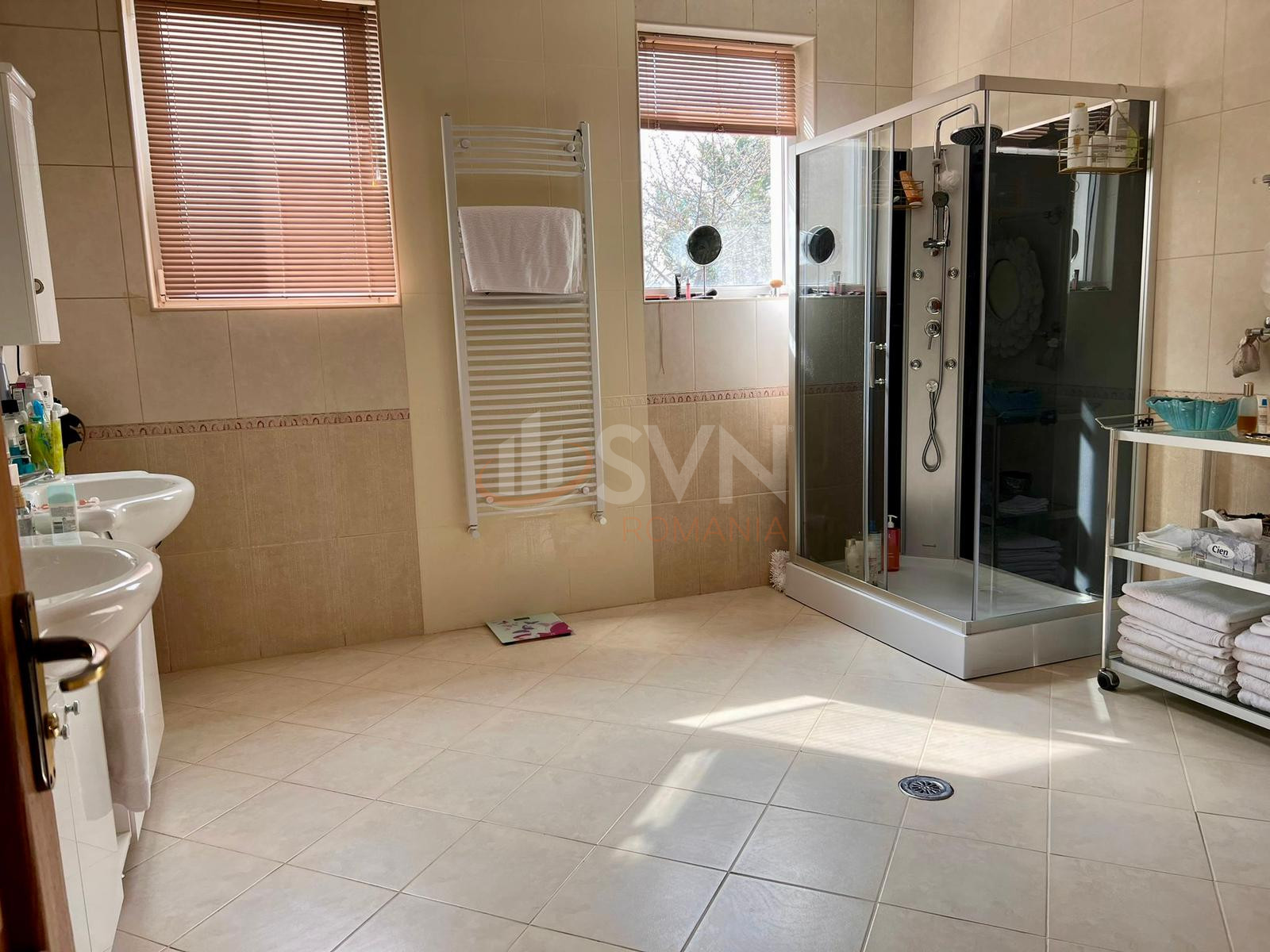 Casa, 12 camere Bucuresti/Iancu Nicolae