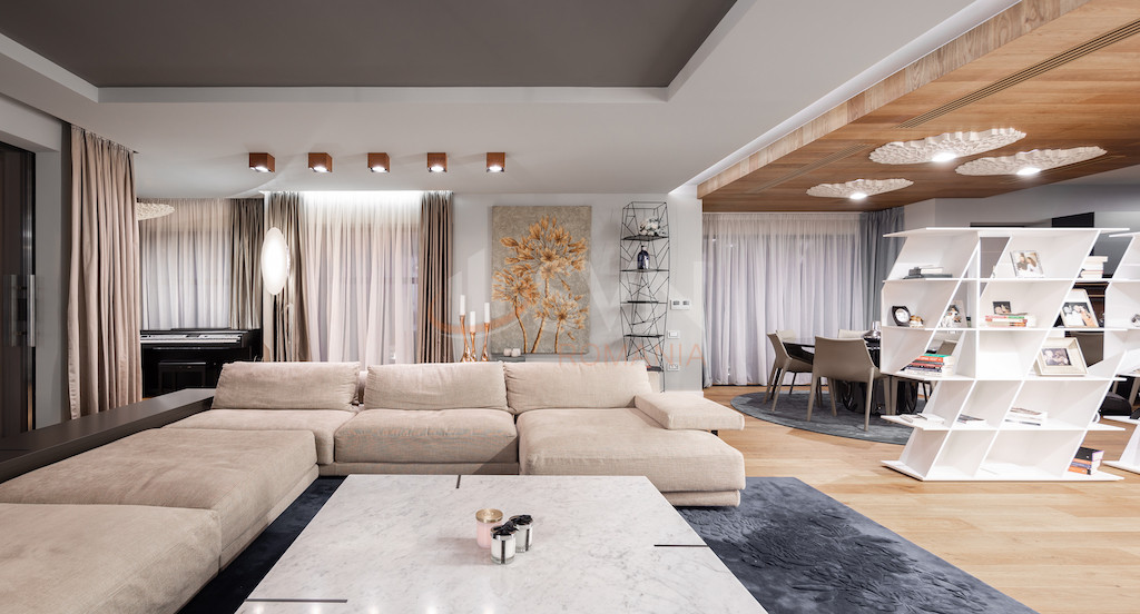 Casa, 12 camere Bucuresti/Domenii