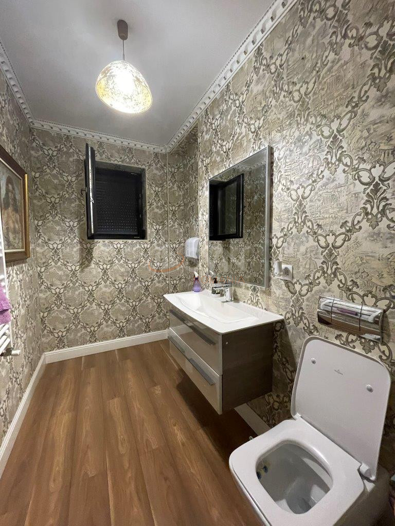 Casa, 12 camere Bucuresti/Domenii