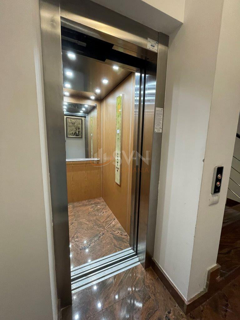 Casa, 12 camere Bucuresti/Domenii