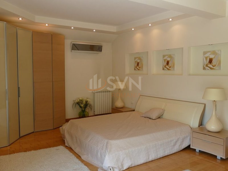 Casa, 12 camere Bucuresti/Iancu Nicolae