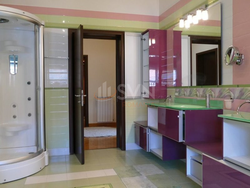 Casa, 12 camere Bucuresti/Iancu Nicolae