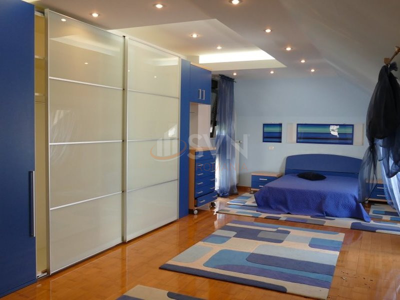 Casa, 12 camere Bucuresti/Iancu Nicolae