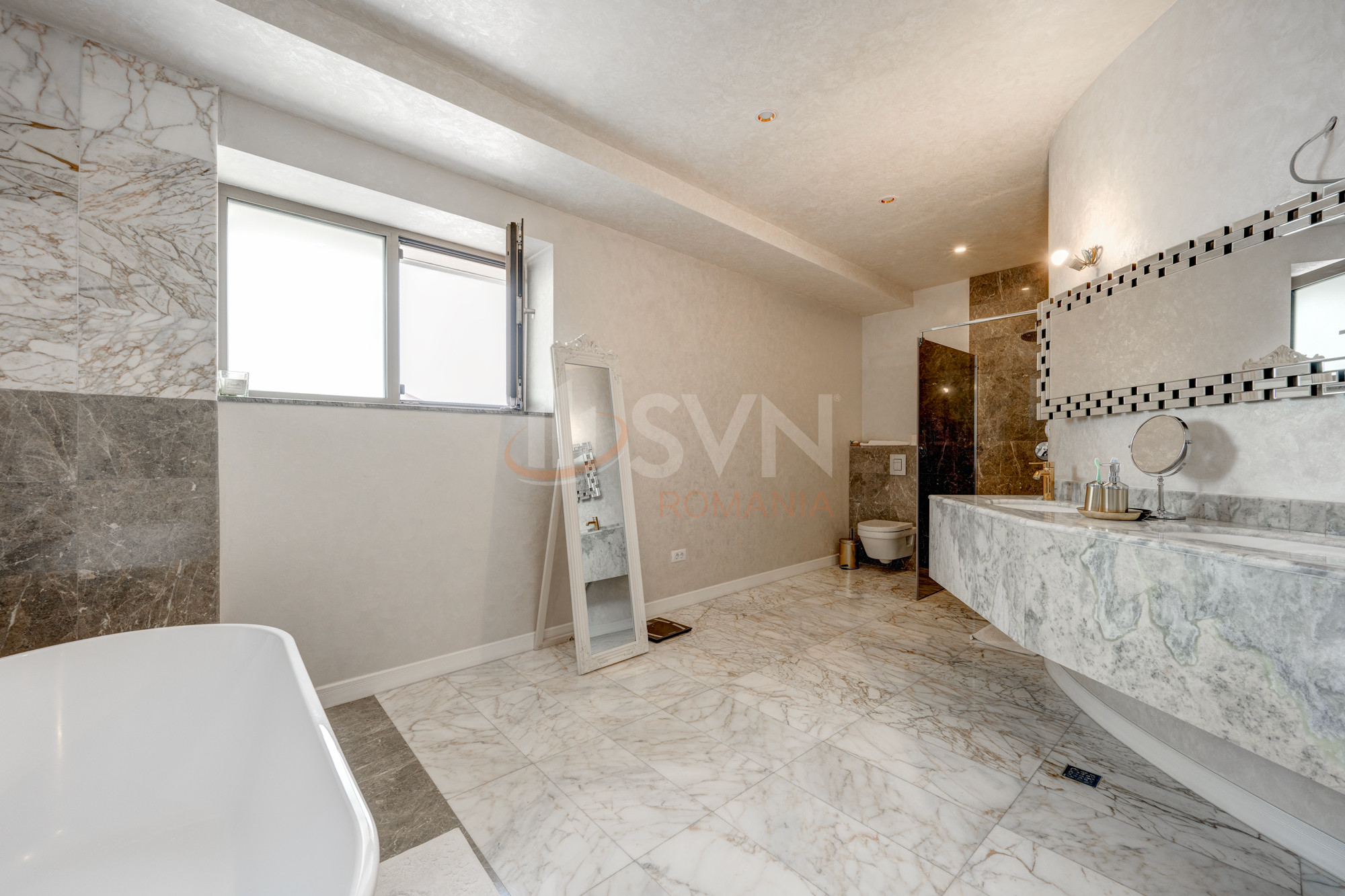 Casa, 12 camere Bucuresti/Iancu Nicolae