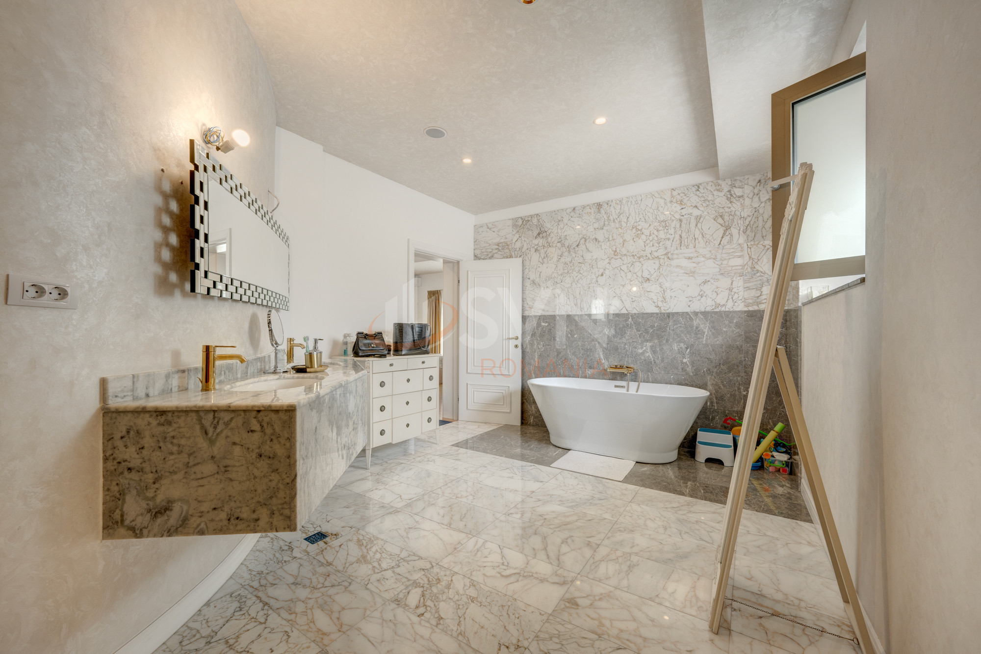 Casa, 12 camere Bucuresti/Iancu Nicolae