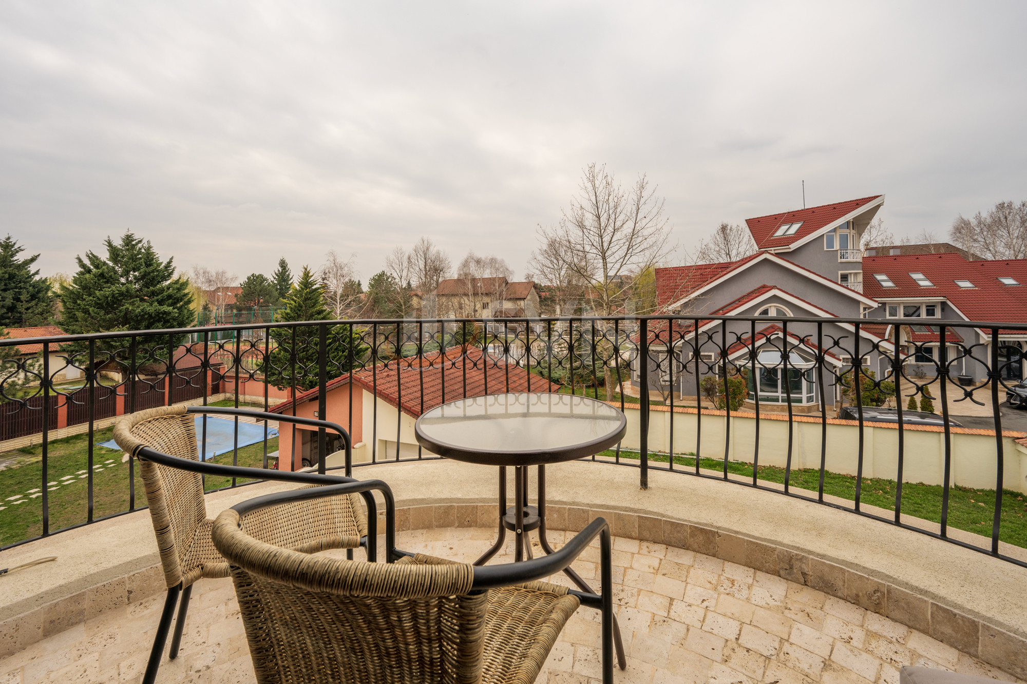 Casa, 12 camere Bucuresti/Iancu Nicolae