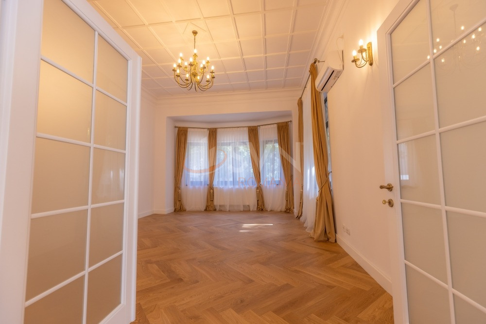 Casa, 12 camere Bucuresti/Capitale