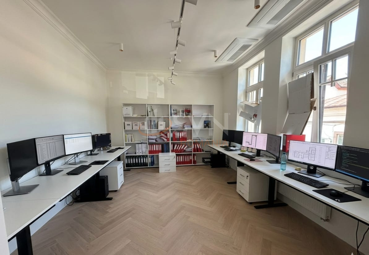 Casa, 13 camere Bucuresti/P-ta Victoriei