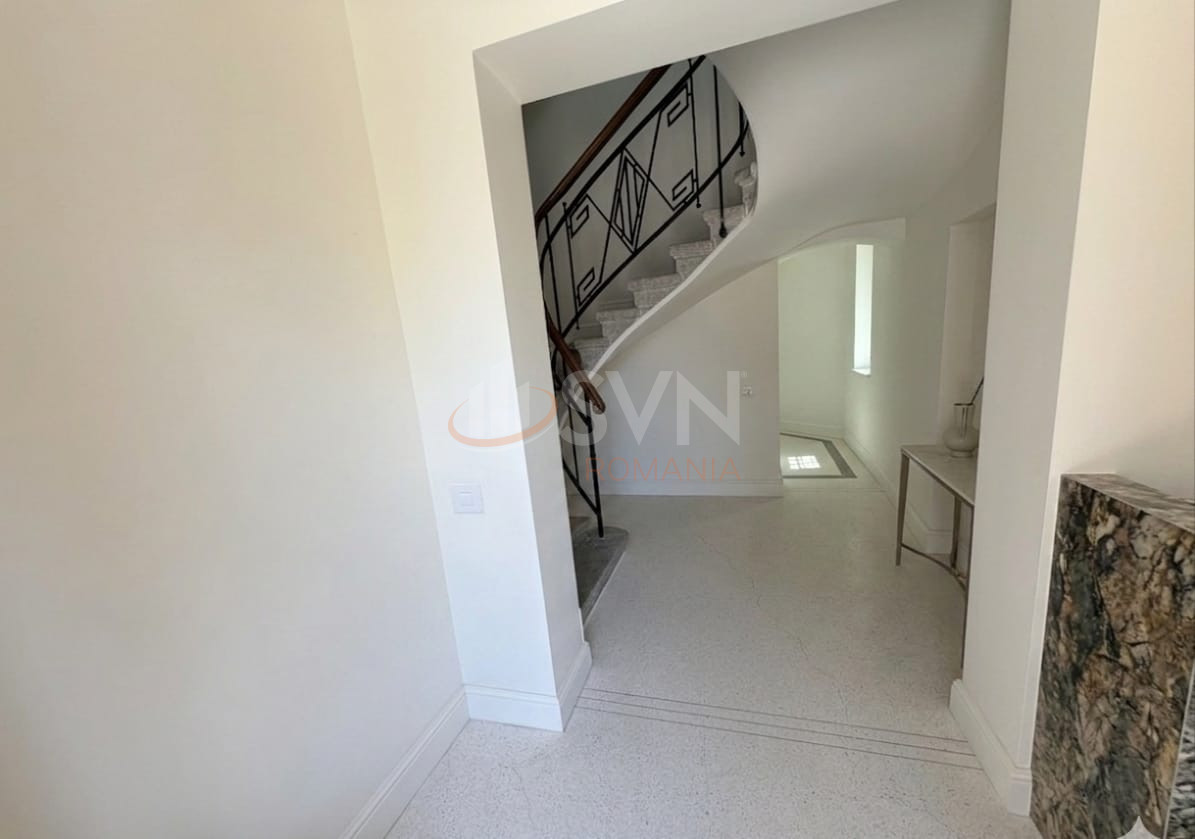 Casa, 13 camere Bucuresti/P-ta Victoriei