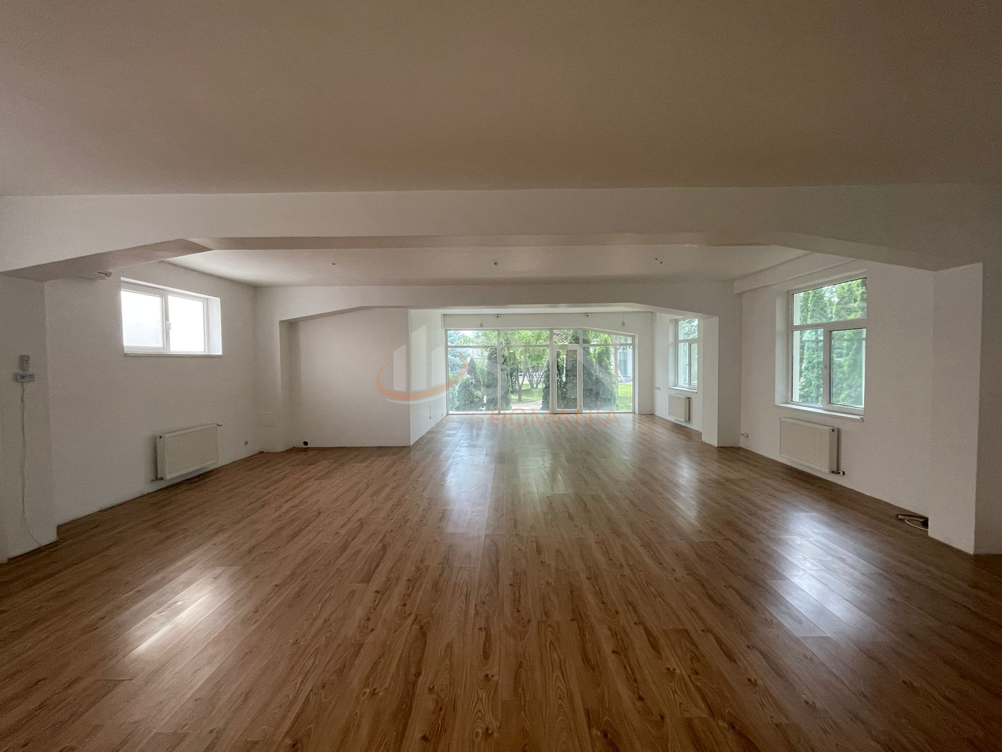 Casa, 14 camere Dambovita/Centru