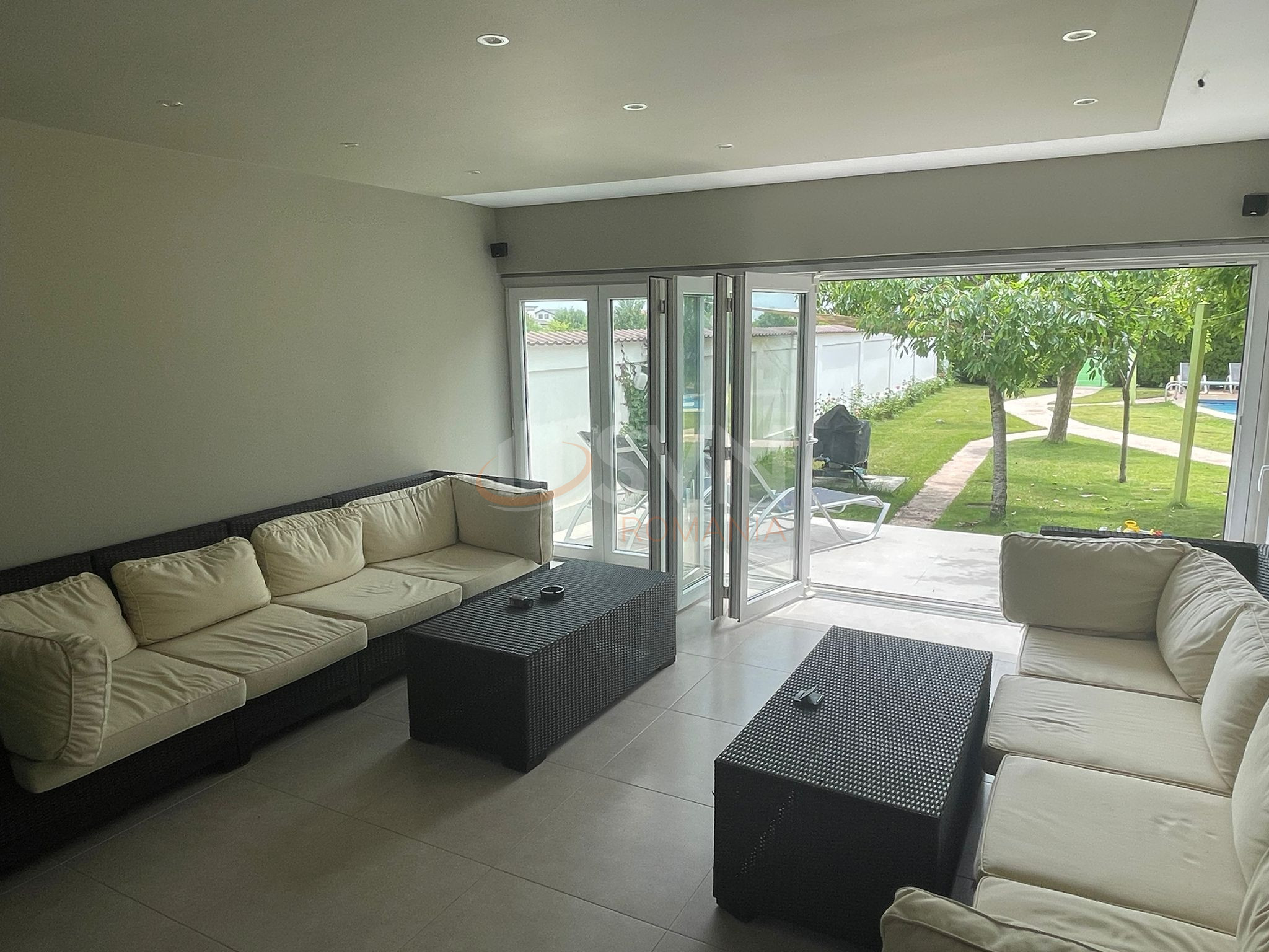 Casa, 14 camere Dambovita/Centru