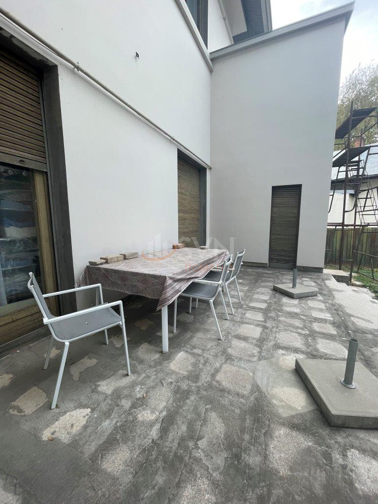 Casa, 14 camere Bucuresti/Piata Unirii (s4)