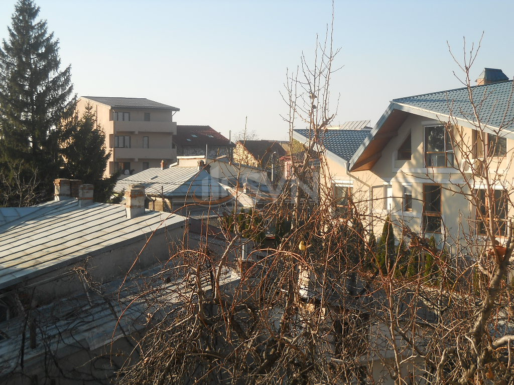 Casa, 14 camere Bucuresti/Jiului