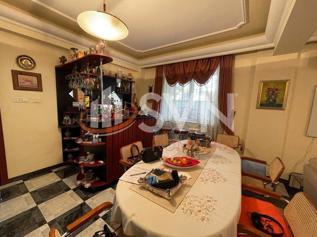 Casa, 15 camere Bucuresti/Baneasa