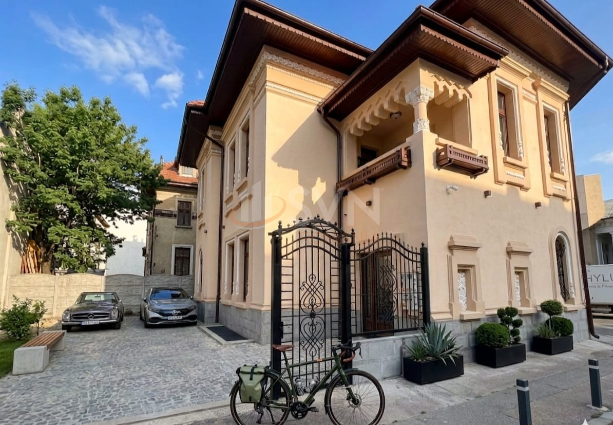 Casa, 15 camere Bucuresti/P-ta Victoriei